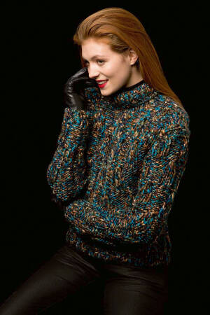 Knitting set Turtleneck pullover  with knitting instructions in garnwelt box in size S