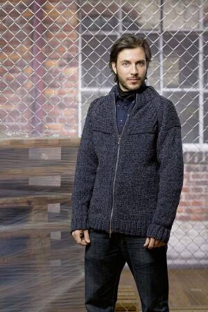 Knitting set Cardigan DONEGAL with knitting instructions in garnwelt box in size S