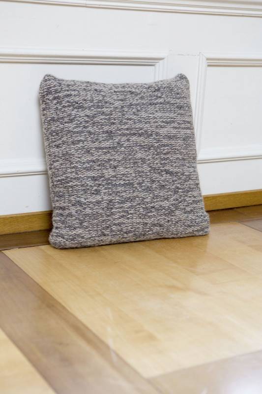 Knitting set Cushion MALOU LIGHT with knitting instructions in garnwelt box in size 40 x 40 cm