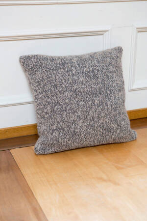 Knitting set Cushion MALOU LIGHT with knitting instructions in garnwelt box in size 40 x 40 cm