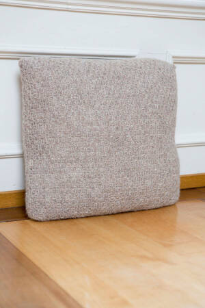 Knitting set Cushion MALOU LIGHT with knitting instructions in garnwelt box