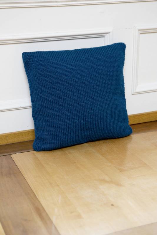 Knitting set Cushion CARPE DIEM with knitting instructions in garnwelt box