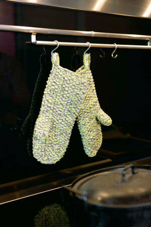 Strickset Topfhandschuh mit Anleitung in garnwelt-Box