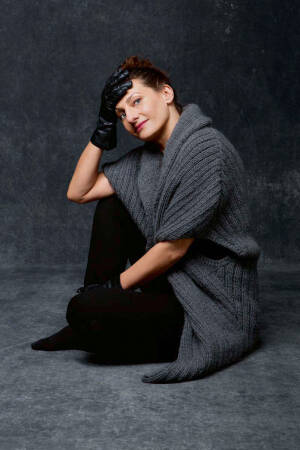 Knitting set Cape CASHMERE BIG with knitting instructions in garnwelt box