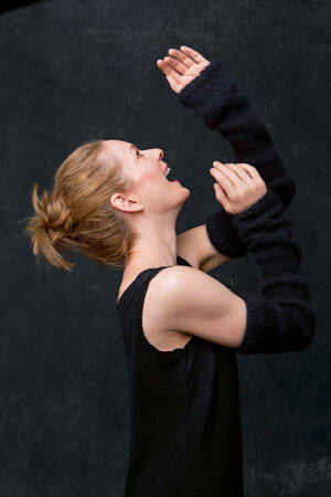 Knitting set Arm warmers MOHAIR LUXE with knitting instructions in garnwelt box
