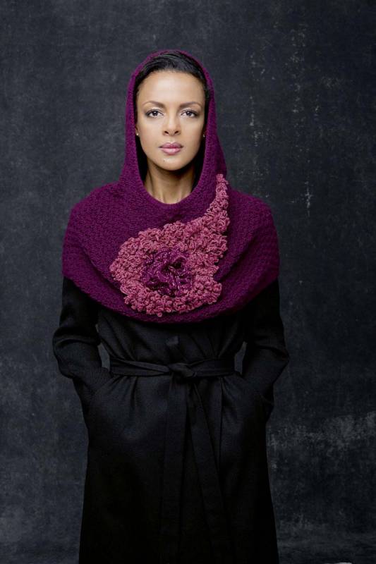 Knitting set Shawl with hood CASHMERE CLASSIC with knitting instructions in garnwelt box