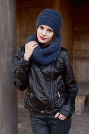 Knitting set Hat  with knitting instructions in garnwelt box