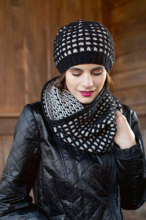 Strickset Rundschal Lang Yarns CASHMERE CLASSIC mit Anleitung in garnwelt-Box