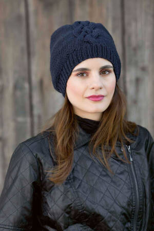 Knitting set Beanie  with knitting instructions in garnwelt box