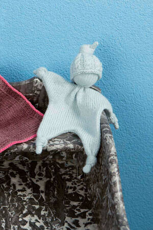 Strickset Knotenmann Lang Yarns CASHMERE LACE mit Anleitung in garnwelt-Box
