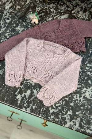 Strickset Jäckchen Lang Yarns CASHMERE LACE mit Anleitung in garnwelt-Box