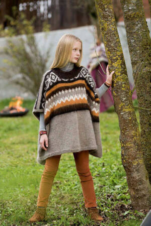 Strickset Poncho Lang Yarns AIROLO / YAK / BABY ALPACA / MOHAIR LUXE mit Anleitung in garnwelt-Box