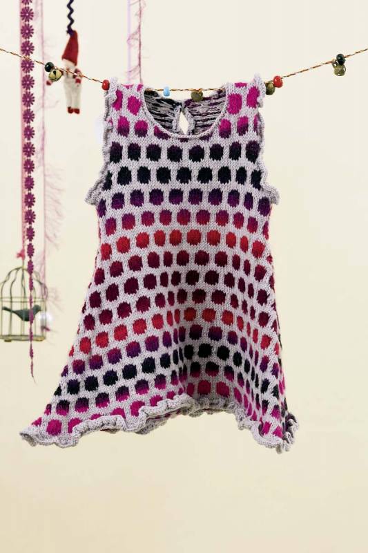 Knitting set Dress MERINO 200 BEBE with knitting instructions in garnwelt box in size 80