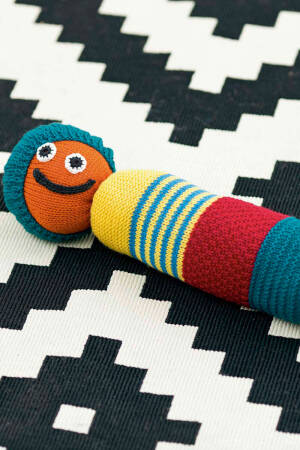 Knitting set Caterpillar MERINO 200 BEBE with knitting instructions in garnwelt box in size one size