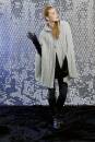 Strickset Cape mit Kapuze mit Anleitung in garnwelt-Box S-M