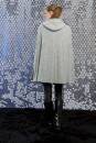 Strickset Cape mit Kapuze mit Anleitung in garnwelt-Box S-M
