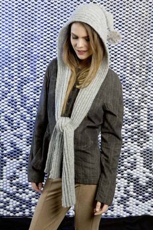 Strickset Kapuzenschal mit Anleitung in garnwelt-Box
