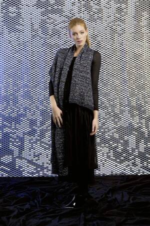 Strickset Schal mit Armausschnitt mit Anleitung in garnwelt-Box