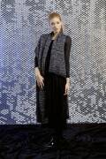 Knitting set Shawl with armhole  with knitting instructions in garnwelt box in size one size