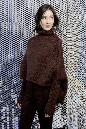 Strickset Cape mit Anleitung in garnwelt-Box S-M