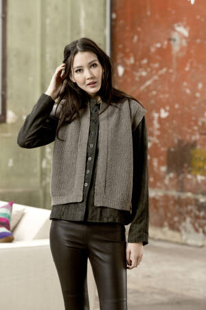 Knitting set Gilet MERINO 120 with knitting instructions in garnwelt box in size L