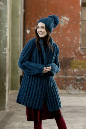 Knitting set Raglan jacket  with knitting instructions in garnwelt box